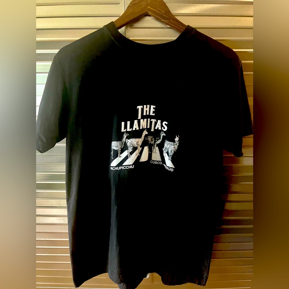 Black t-shirt The Llamitas Peru Llama printed shirt size large